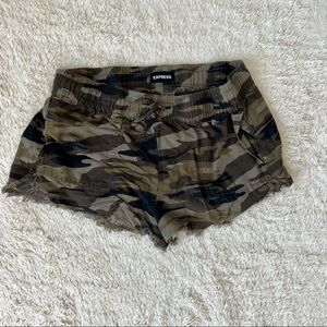 Express camouflage shorts. Size small.